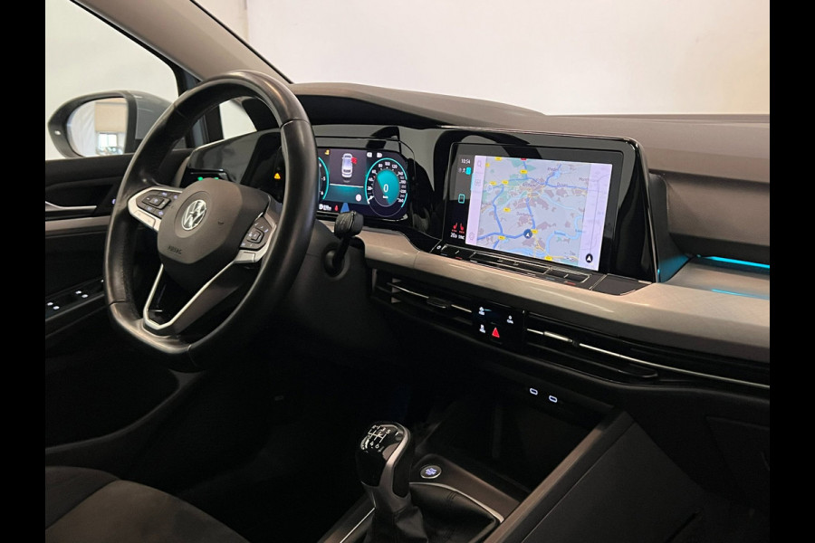 Volkswagen Golf 2.0 TDI / Pano / BTW / CarPlay / Stoelverwarming
