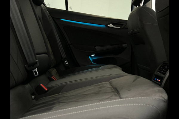 Volkswagen Golf 2.0 TDI / Pano / BTW / CarPlay / Stoelverwarming