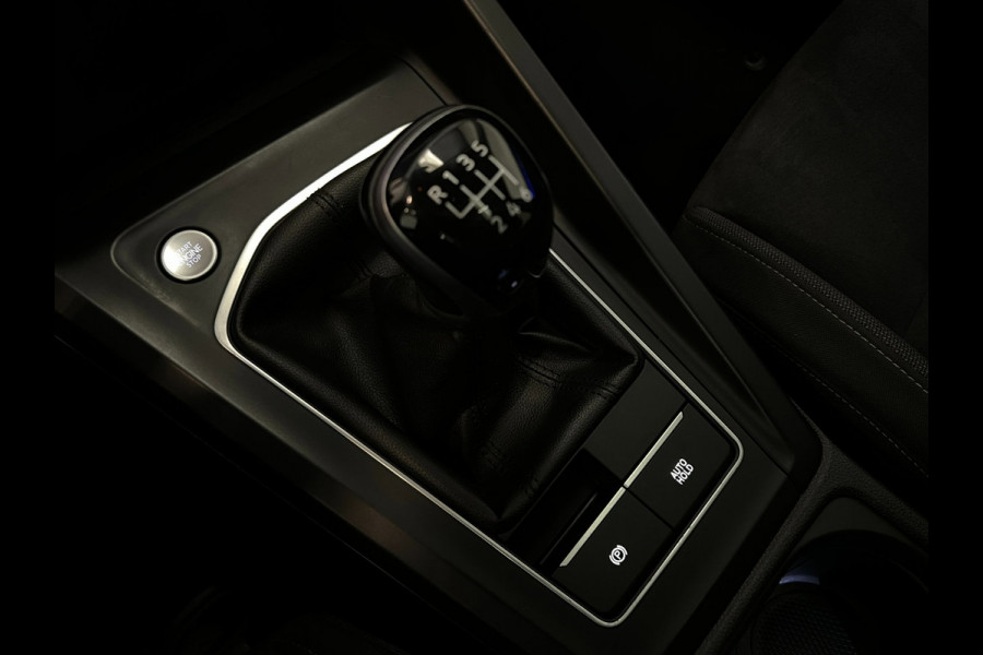 Volkswagen Golf 2.0 TDI / Pano / BTW / CarPlay / Stoelverwarming