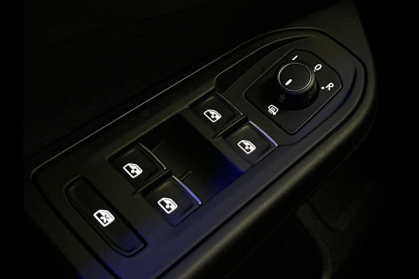 Volkswagen Golf 2.0 TDI / Pano / BTW / CarPlay / Stoelverwarming