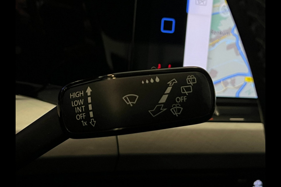 Volkswagen Golf 2.0 TDI / Pano / BTW / CarPlay / Stoelverwarming