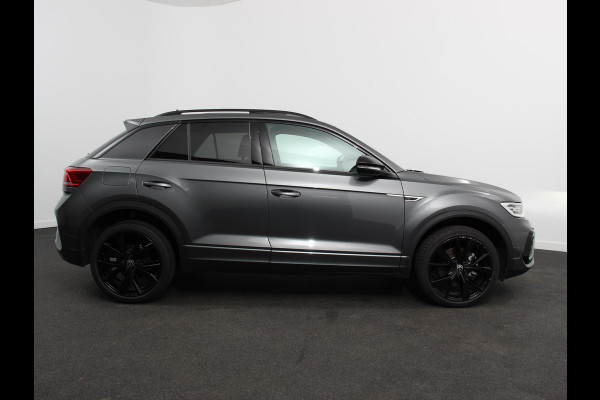 Volkswagen T-Roc 1.5 TSI DSG R-Line + Design pakket Black Automaat Climate control Stoelverwarming Stuurverwarming Parkeersensoren LED Adaptieve cruise control Camera Panorama dak Navigatie Apple Carplay/Android Auto Climate control