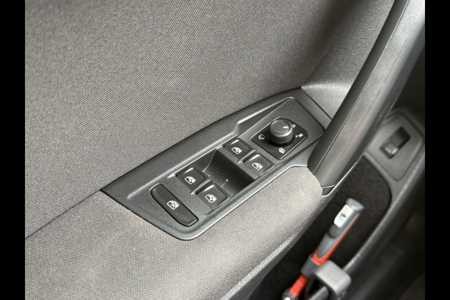 Volkswagen Tiguan 1.5 TSI ACT Comfortline | Apple Carplay | ACC | Trekaak | Draadloze lader