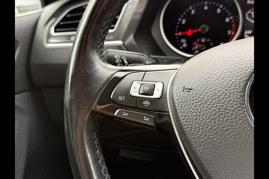Volkswagen Tiguan 1.5 TSI ACT Comfortline | Apple Carplay | ACC | Trekaak | Draadloze lader