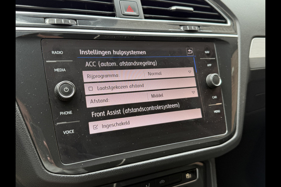 Volkswagen Tiguan 1.5 TSI ACT Comfortline | Apple Carplay | ACC | Trekaak | Draadloze lader