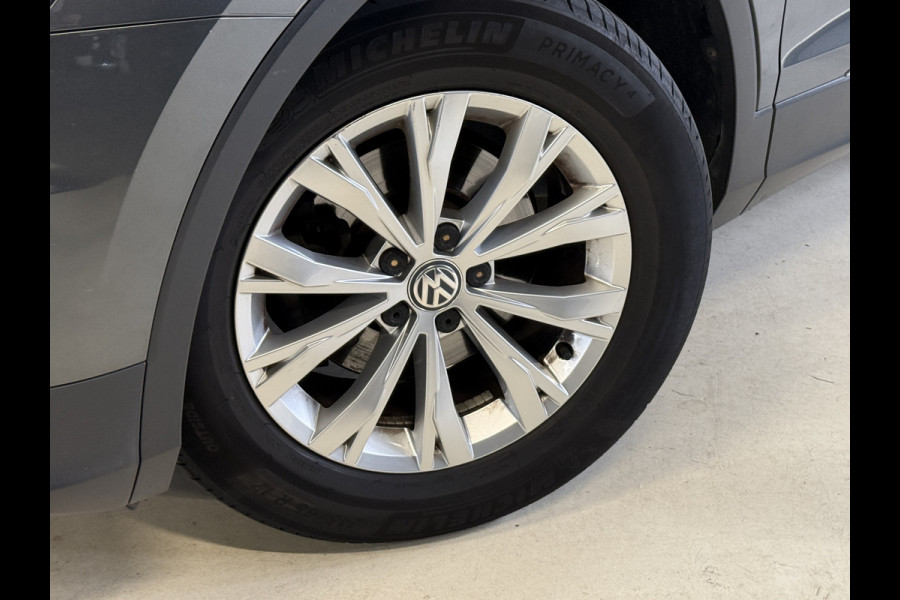 Volkswagen Tiguan 1.5 TSI ACT Comfortline | Apple Carplay | ACC | Trekaak | Draadloze lader