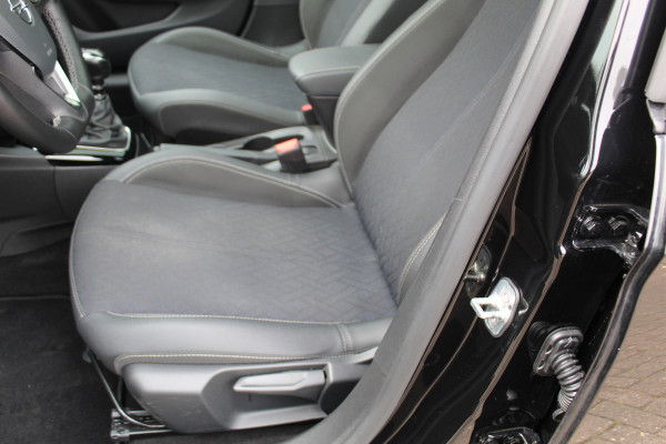 Opel Corsa 1.2 Turbo GS , Slechts 20111km Climate control , Stoel en Stuur verwarming, Panoramadak Cruise control , Camera, Parkeersensoren voor + achter