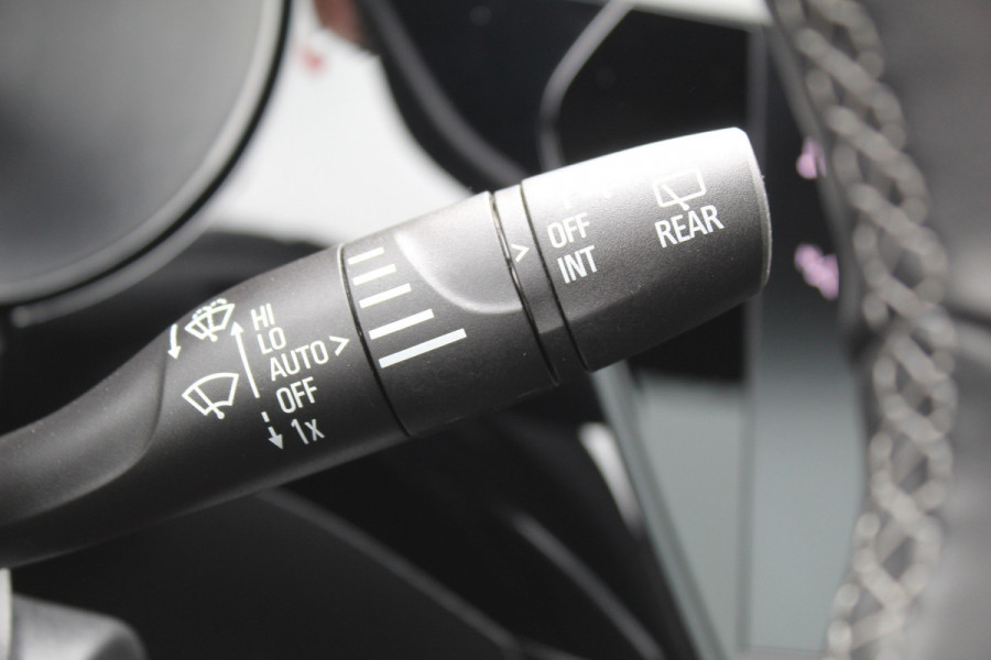 Opel Corsa 1.2 Turbo GS , Slechts 20111km Climate control , Stoel en Stuur verwarming, Panoramadak Cruise control , Camera, Parkeersensoren voor + achter