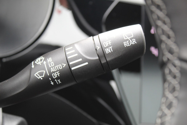 Opel Corsa 1.2 Turbo GS , Slechts 20111km Climate control , Stoel en Stuur verwarming, Panoramadak Cruise control , Camera, Parkeersensoren voor + achter