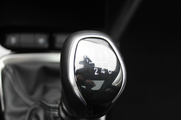 Opel Corsa 1.2 Turbo GS , Slechts 20111km Climate control , Stoel en Stuur verwarming, Panoramadak Cruise control , Camera, Parkeersensoren voor + achter