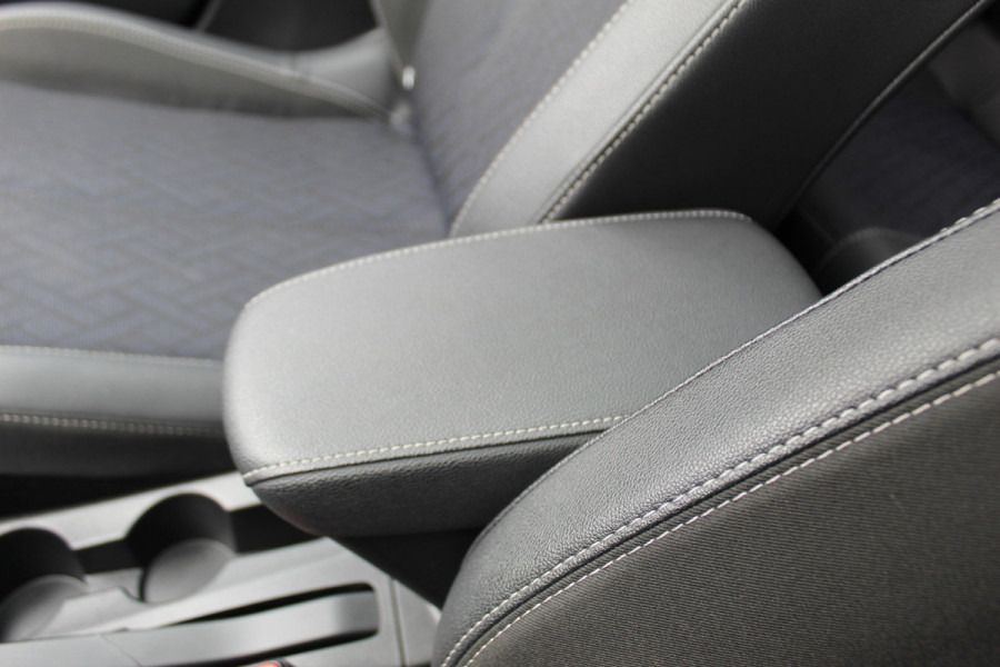 Opel Corsa 1.2 Turbo GS , Slechts 20111km Climate control , Stoel en Stuur verwarming, Panoramadak Cruise control , Camera, Parkeersensoren voor + achter