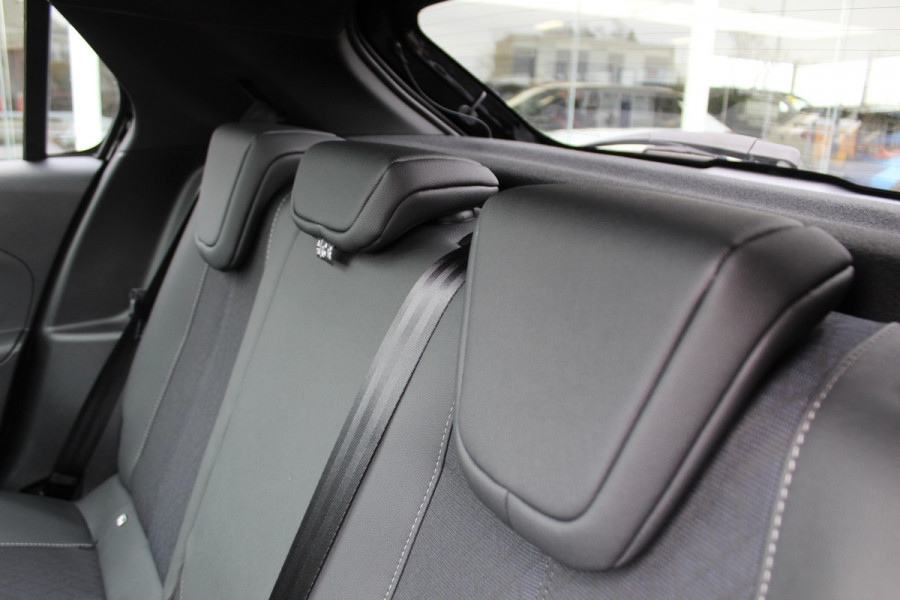 Opel Corsa 1.2 Turbo GS , Slechts 20111km Climate control , Stoel en Stuur verwarming, Panoramadak Cruise control , Camera, Parkeersensoren voor + achter