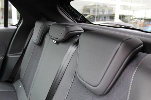 Opel Corsa 1.2 Turbo GS , Slechts 20111km Climate control , Stoel en Stuur verwarming, Panoramadak Cruise control , Camera, Parkeersensoren voor + achter