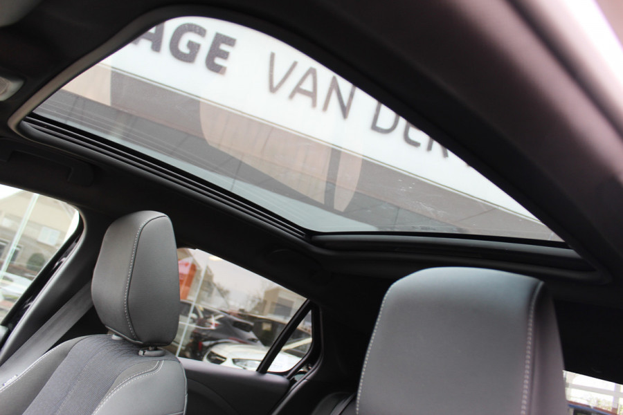 Opel Corsa 1.2 Turbo GS , Slechts 20111km Climate control , Stoel en Stuur verwarming, Panoramadak Cruise control , Camera, Parkeersensoren voor + achter