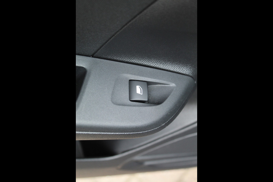 Opel Corsa 1.2 Turbo GS , Slechts 20111km Climate control , Stoel en Stuur verwarming, Panoramadak Cruise control , Camera, Parkeersensoren voor + achter