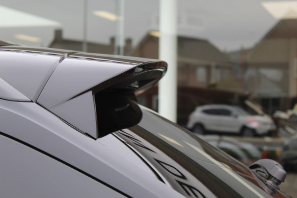 Opel Corsa 1.2 Turbo GS , Slechts 20111km Climate control , Stoel en Stuur verwarming, Panoramadak Cruise control , Camera, Parkeersensoren voor + achter