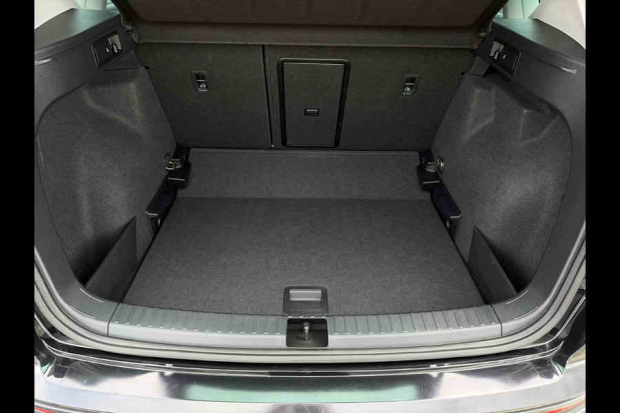 Seat Ateca 1.5 TSI Xperience Business Intense Elek. Trekhaak | 360° | Alcantara | LED | Carplay | Navi | Camera | PDC