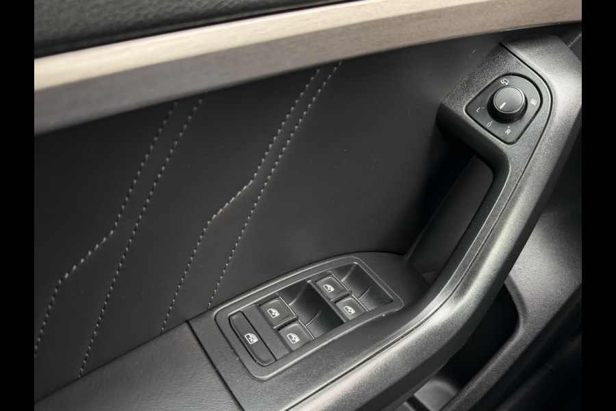 Seat Ateca 1.5 TSI Xperience Business Intense Elek. Trekhaak | 360° | Alcantara | LED | Carplay | Navi | Camera | PDC