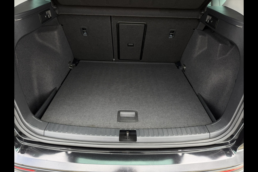 Seat Ateca 1.5 TSI Xperience Business Intense Elek. Trekhaak | 360° | Alcantara | LED | Carplay | Navi | Camera | PDC