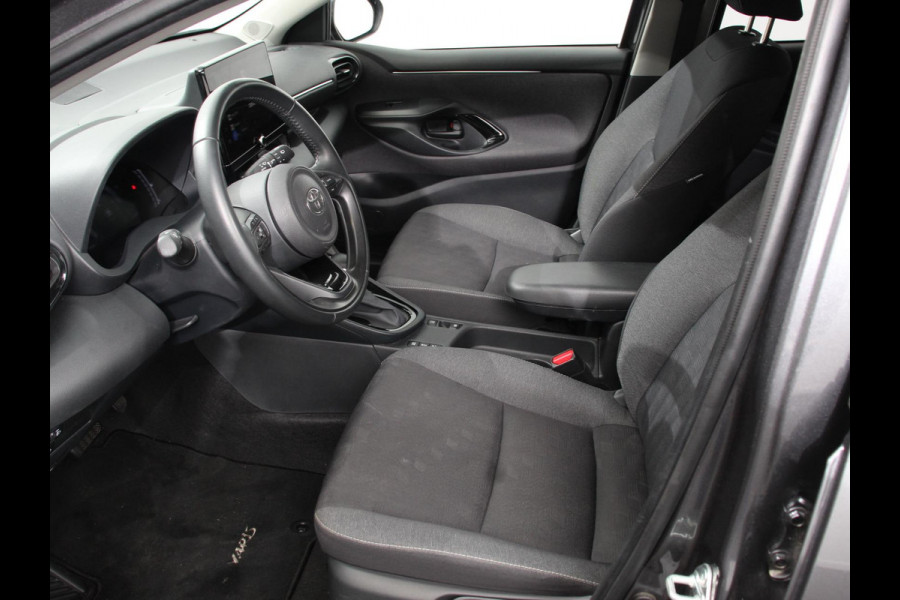 Toyota Yaris 1.5 Hybrid Dynamic Automaat | Climate control | Cruise control adaptieve | LED | Achteruitrijcamera | Keyless start | Lane assist | Navigatie | Apple Carplay/ Android Auto |