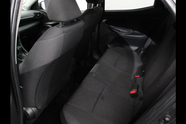 Toyota Yaris 1.5 Hybrid Dynamic Automaat | Climate control | Cruise control adaptieve | LED | Achteruitrijcamera | Keyless start | Lane assist | Navigatie | Apple Carplay/ Android Auto |