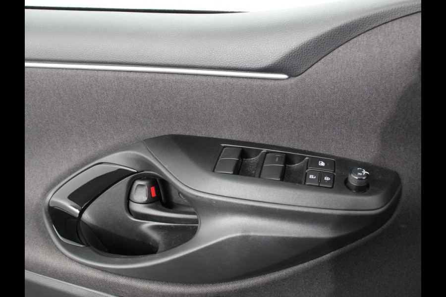Toyota Yaris 1.5 Hybrid Dynamic Automaat | Climate control | Cruise control adaptieve | LED | Achteruitrijcamera | Keyless start | Lane assist | Navigatie | Apple Carplay/ Android Auto |