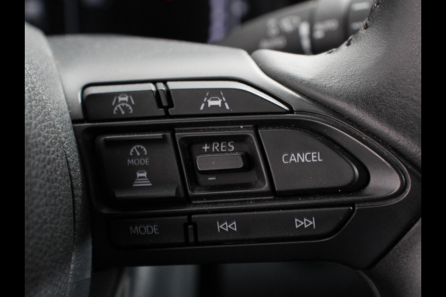 Toyota Yaris 1.5 Hybrid Dynamic Automaat | Climate control | Cruise control adaptieve | LED | Achteruitrijcamera | Keyless start | Lane assist | Navigatie | Apple Carplay/ Android Auto |