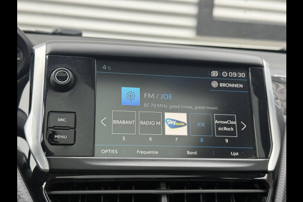 Peugeot 2008 1.2 PureTech Blue Lion 2e Eigenaar|Navi|Pano|Trekhaak|Airco|Cruise|PDC|Carplay|N.A.P|APK tot 05-2027
