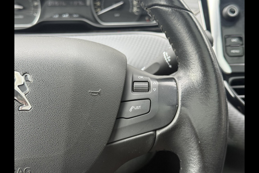 Peugeot 2008 1.2 PureTech Blue Lion 2e Eigenaar|Navi|Pano|Trekhaak|Airco|Cruise|PDC|Carplay|N.A.P|APK tot 05-2027