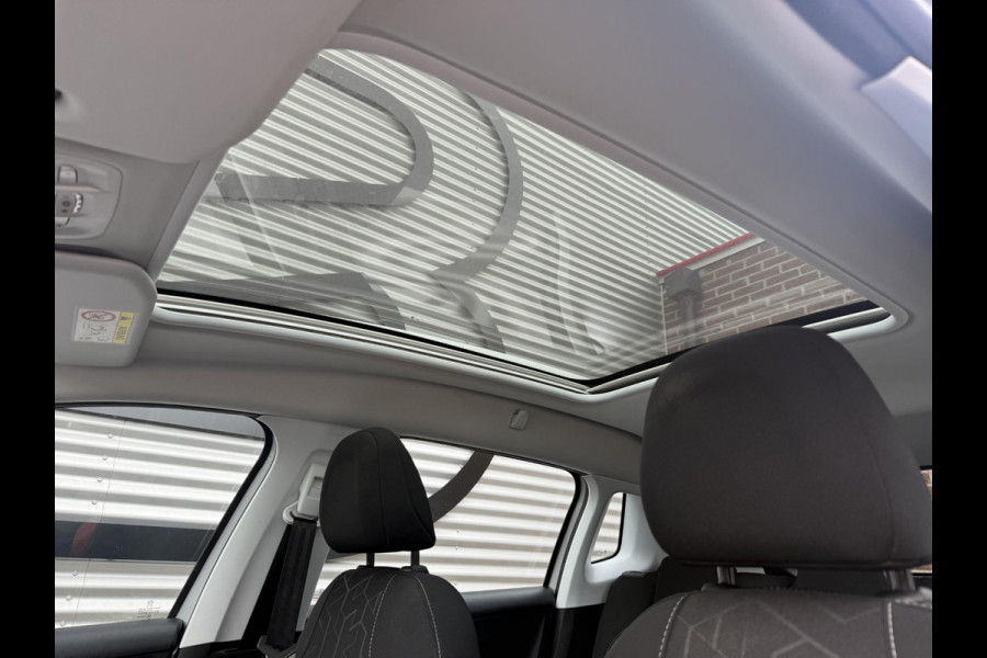 Peugeot 2008 1.2 PureTech Blue Lion 2e Eigenaar|Navi|Pano|Trekhaak|Airco|Cruise|PDC|Carplay|N.A.P|APK tot 05-2027