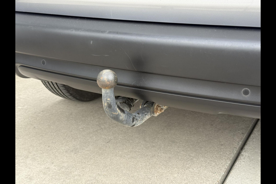 Peugeot 2008 1.2 PureTech Blue Lion 2e Eigenaar|Navi|Pano|Trekhaak|Airco|Cruise|PDC|Carplay|N.A.P|APK tot 05-2027