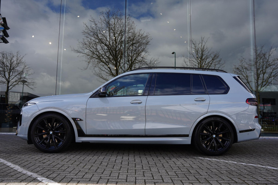 BMW X7 60 I X DRIVE 6 P / Individual / Sky Lounge / BTW