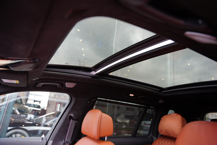 BMW X7 60 I X DRIVE 6 P / Individual / Sky Lounge / BTW