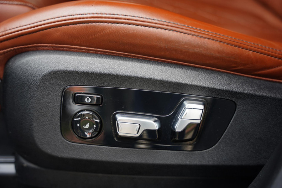 BMW X7 60 I X DRIVE 6 P / Individual / Sky Lounge / BTW