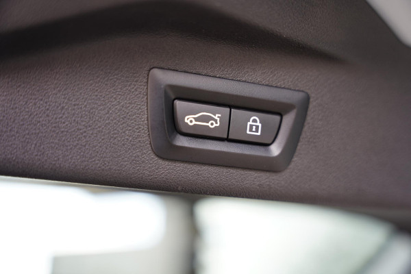 BMW X7 60 I X DRIVE 6 P / Individual / Sky Lounge / BTW