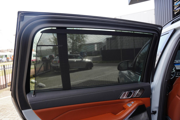 BMW X7 60 I X DRIVE 6 P / Individual / Sky Lounge / BTW