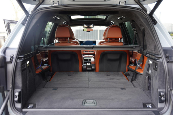 BMW X7 60 I X DRIVE 6 P / Individual / Sky Lounge / BTW