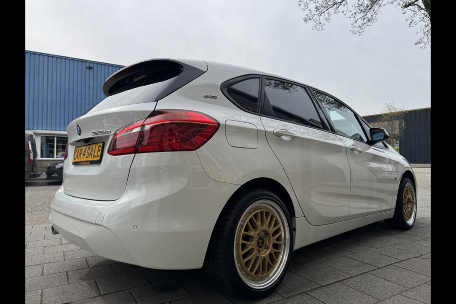 BMW 2 Serie Active Tourer 225xe iPerformance eDrive Hybride - AUTOMAAT I Panorama dak I Navigatie I Airco I PDC I Sport velgen