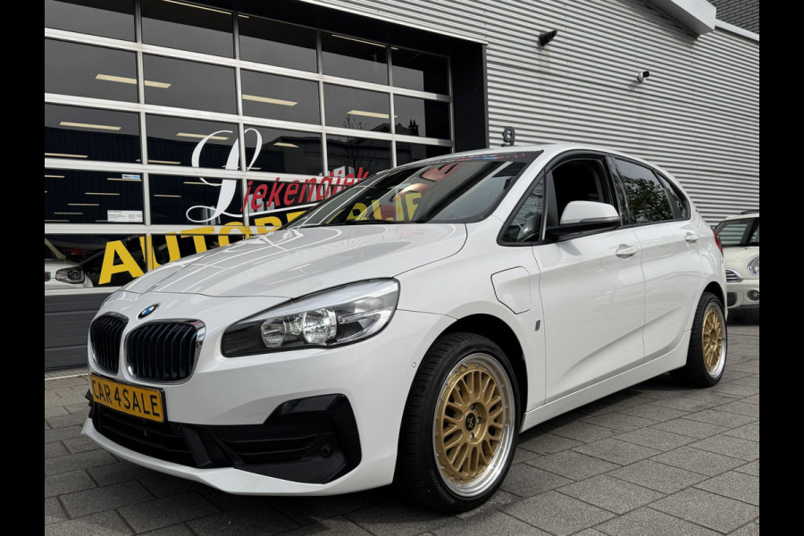 BMW 2 Serie Active Tourer 225xe iPerformance eDrive Hybride - AUTOMAAT I Panorama dak I Navigatie I Airco I PDC I Sport velgen