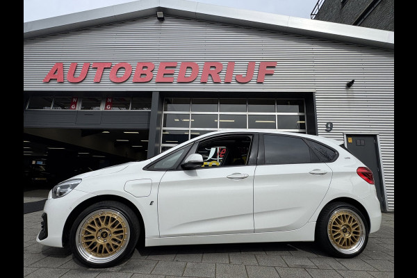 BMW 2 Serie Active Tourer 225xe iPerformance eDrive Hybride - AUTOMAAT I Panorama dak I Navigatie I Airco I PDC I Sport velgen