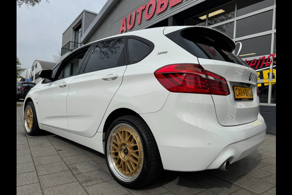 BMW 2 Serie Active Tourer 225xe iPerformance eDrive Hybride - AUTOMAAT I Panorama dak I Navigatie I Airco I PDC I Sport velgen