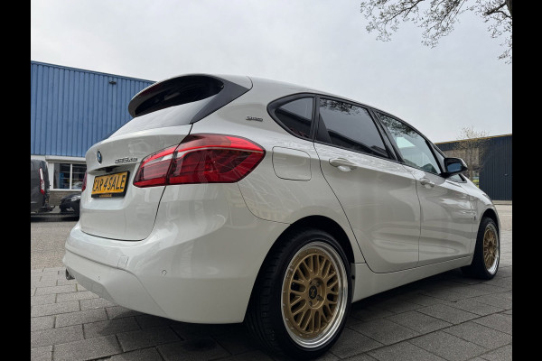 BMW 2 Serie Active Tourer 225xe iPerformance eDrive Hybride - AUTOMAAT I Panorama dak I Navigatie I Airco I PDC I Sport velgen