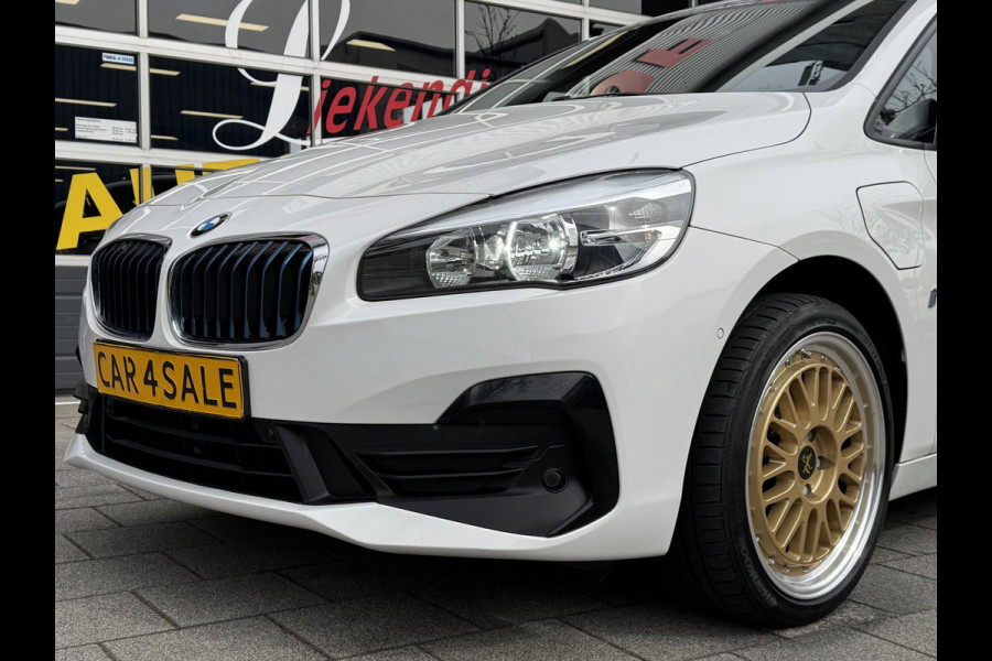 BMW 2 Serie Active Tourer 225xe iPerformance eDrive Hybride - AUTOMAAT I Panorama dak I Navigatie I Airco I PDC I Sport velgen