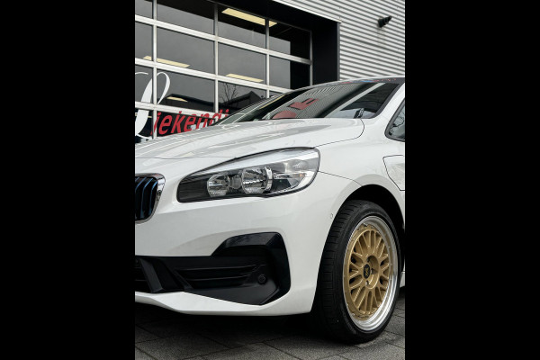 BMW 2 Serie Active Tourer 225xe iPerformance eDrive Hybride - AUTOMAAT I Panorama dak I Navigatie I Airco I PDC I Sport velgen