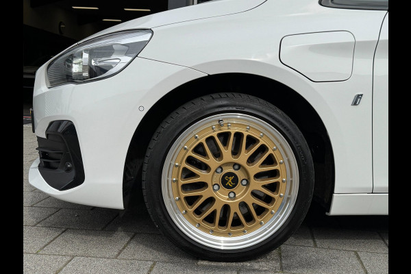 BMW 2 Serie Active Tourer 225xe iPerformance eDrive Hybride - AUTOMAAT I Panorama dak I Navigatie I Airco I PDC I Sport velgen