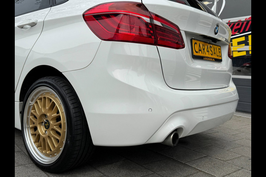 BMW 2 Serie Active Tourer 225xe iPerformance eDrive Hybride - AUTOMAAT I Panorama dak I Navigatie I Airco I PDC I Sport velgen
