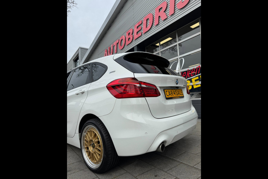 BMW 2 Serie Active Tourer 225xe iPerformance eDrive Hybride - AUTOMAAT I Panorama dak I Navigatie I Airco I PDC I Sport velgen