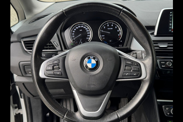 BMW 2 Serie Active Tourer 225xe iPerformance eDrive Hybride - AUTOMAAT I Panorama dak I Navigatie I Airco I PDC I Sport velgen
