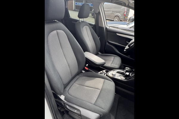 BMW 2 Serie Active Tourer 225xe iPerformance eDrive Hybride - AUTOMAAT I Panorama dak I Navigatie I Airco I PDC I Sport velgen