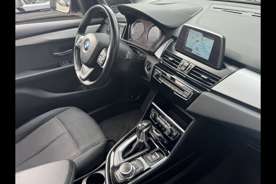 BMW 2 Serie Active Tourer 225xe iPerformance eDrive Hybride - AUTOMAAT I Panorama dak I Navigatie I Airco I PDC I Sport velgen